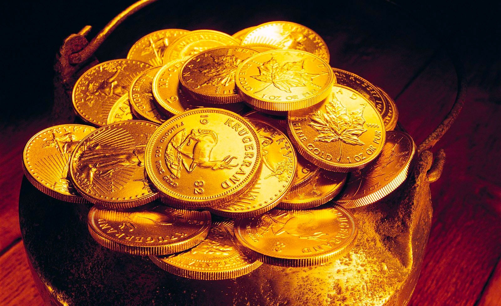 Investire in oro: meglio quello fisico o quello di carta?